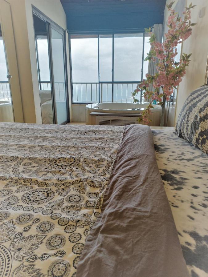 Panorama Bay View 3 Room Haifa Buitenkant foto